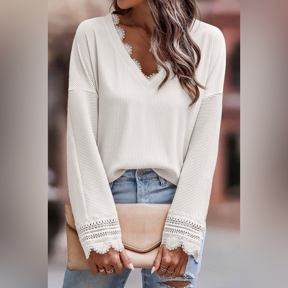 V-Neck Charm Spliced Laced Ribbed Top - Picture 1 of 4